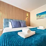 Oceanview Apartment By Becherish